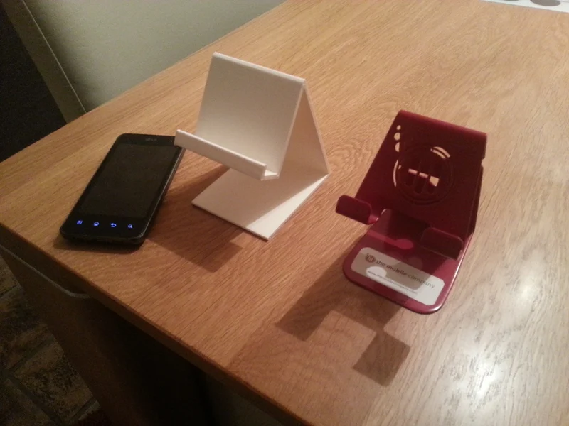 Support universel pour téléphone portable réalisé avec Openscad