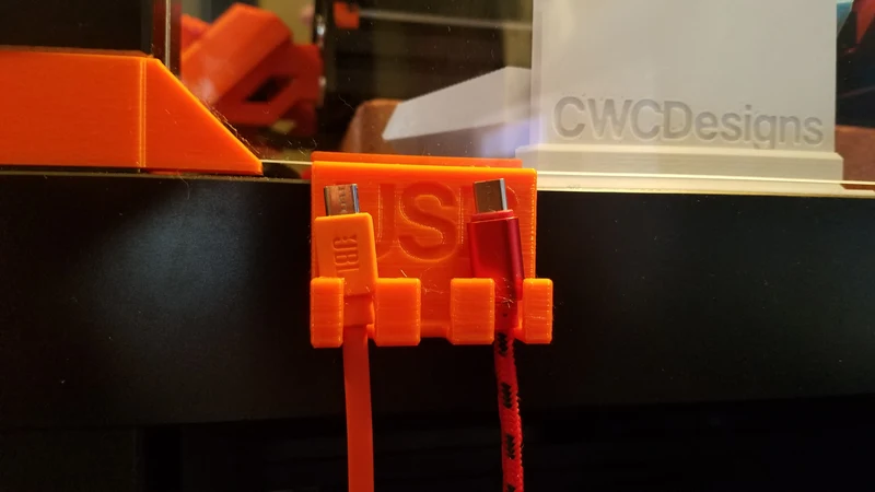 Support USB pour l'organisation et la gestion des câbles