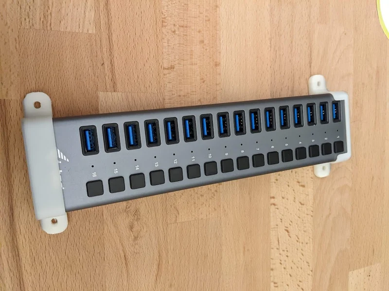 i-Tec Charging USB Hub Wall / Table Mount