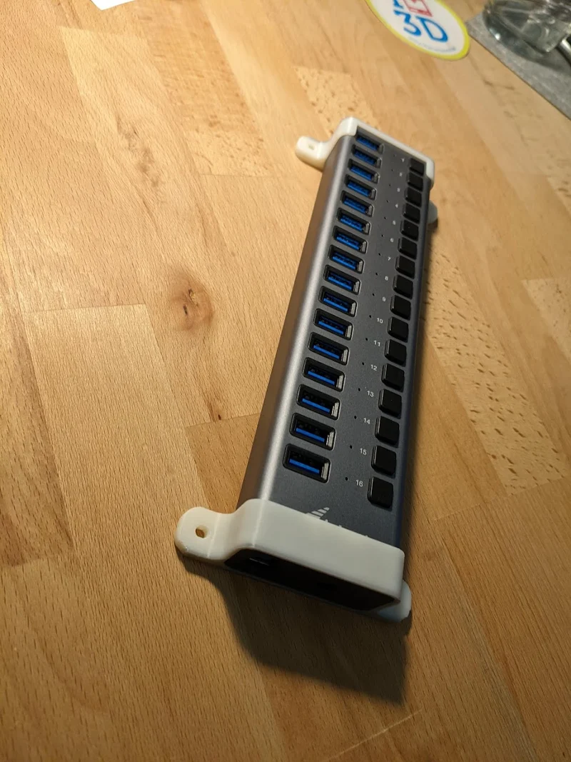 i-Tec Charging USB Hub Wall / Table Mount