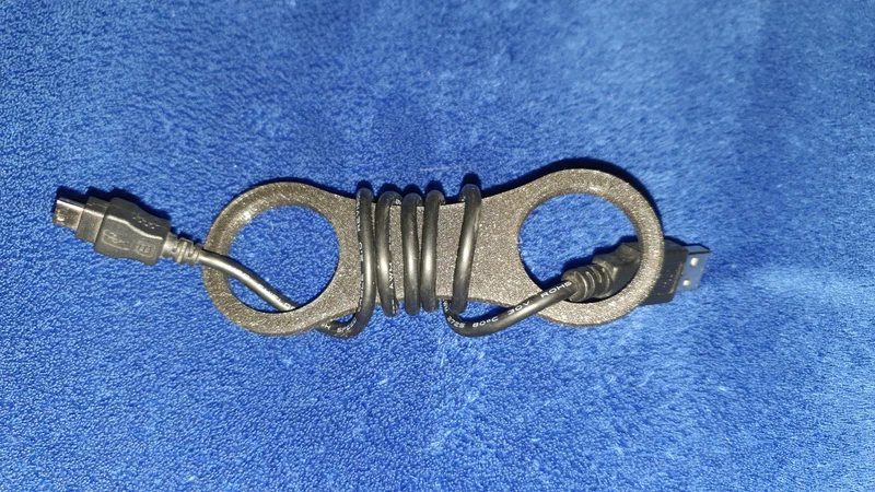 Organisateur de câbles moyen