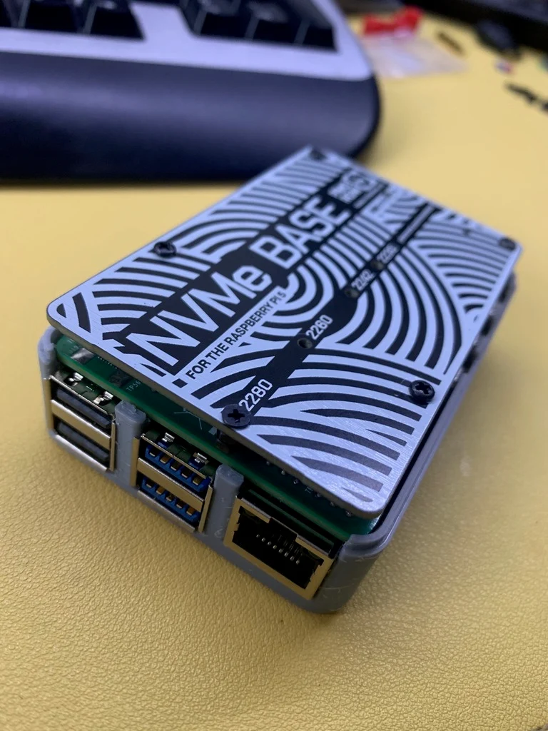 Boîtier Raspberry Pi 5 avec différentes options