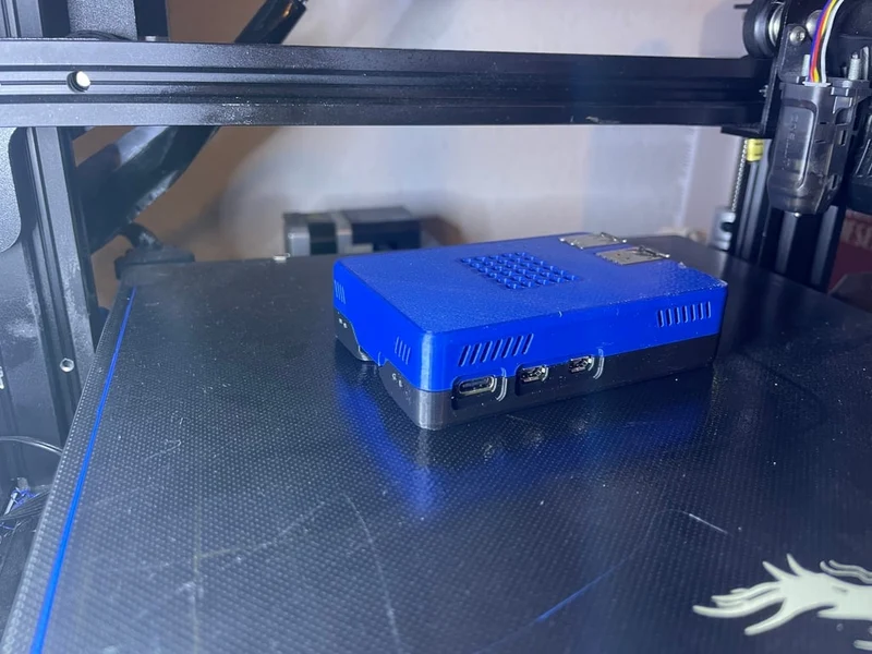 Boîtier Raspberry Pi 5 avec trous d'aération et nouvelle disposition USB/LAN