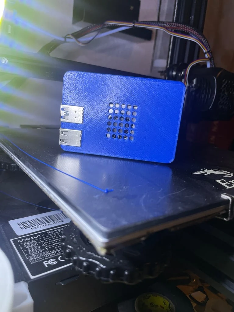 Boîtier Raspberry Pi 5 avec trous d'aération et nouvelle disposition USB/LAN