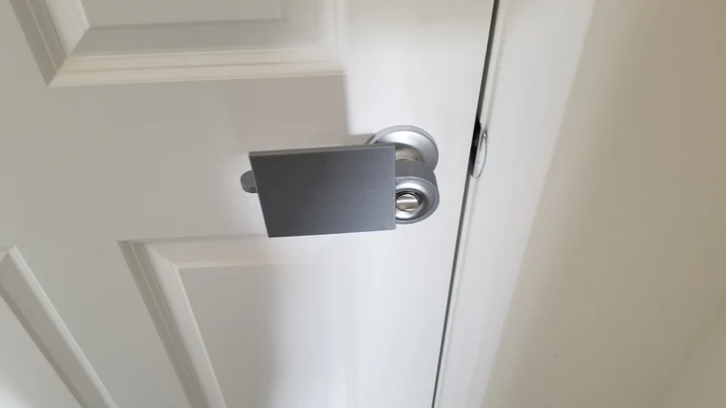 Adaptateur d'ouverture de porte pour le fonctionnement du bras