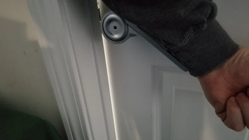 Adaptateur d'ouverture de porte pour le fonctionnement du bras
