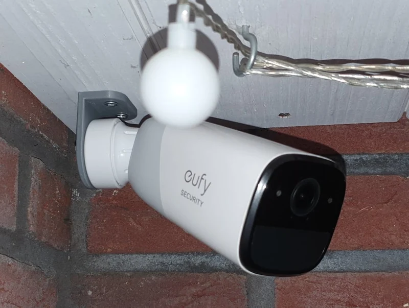 Montage au plafond pour Eufy CAM2