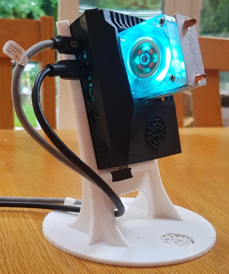 Boîtier Overclocked Raspberry Pi 4 avec support SSD et socle