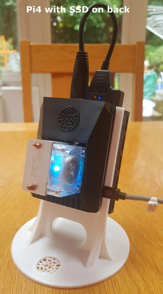 Boîtier Overclocked Raspberry Pi 4 avec support SSD et socle