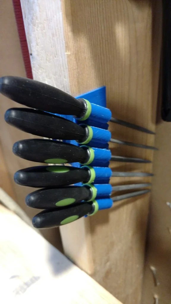 Porte-outils sur goujon pour clés hexagonales et limes aiguilles