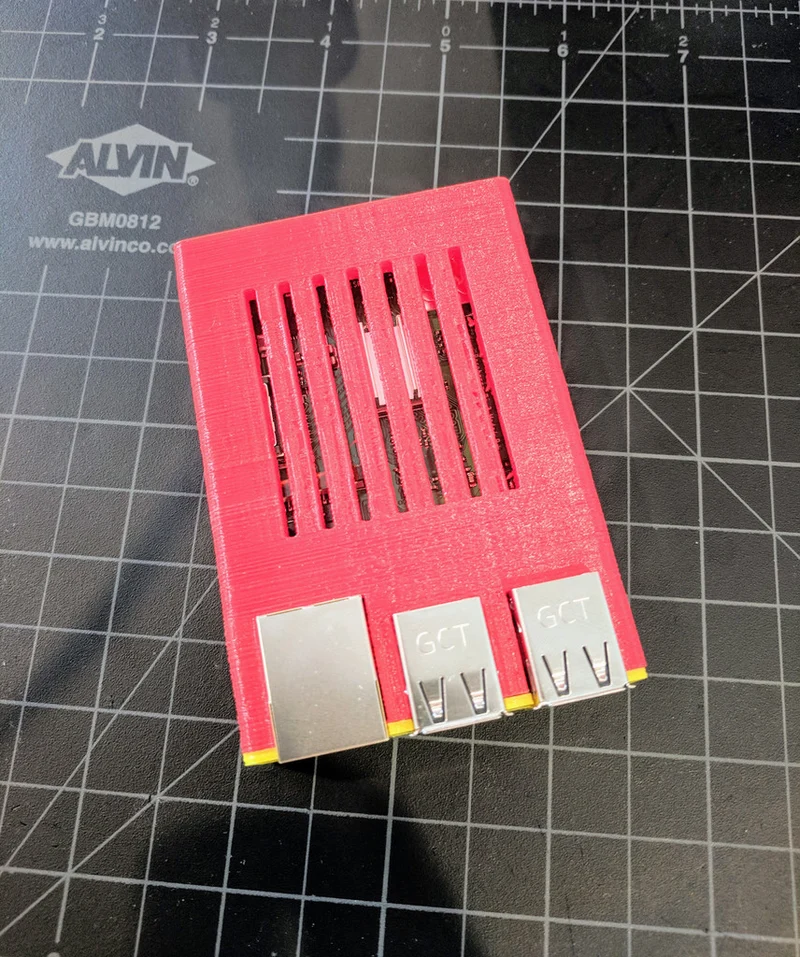 Boîtier pour Raspberry Pi 3 B+ avec espace pour dissipateur thermique