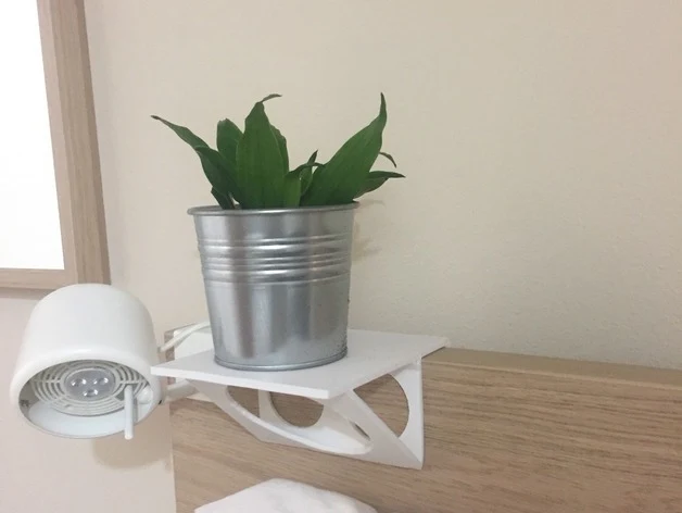 Table de chevet et pied d'enceinte Ikea Malm