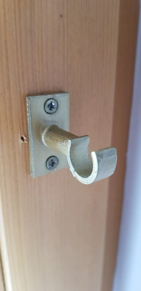 Remplacement du support de tringle à rideau de fenêtre IKEA