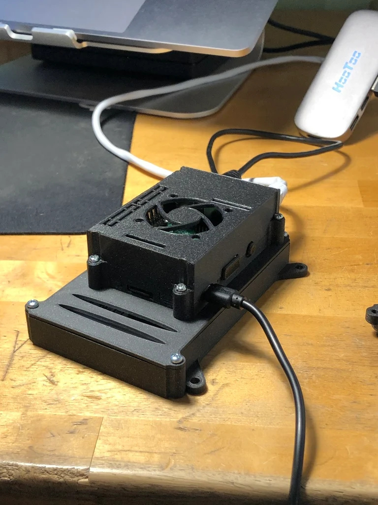 Raspberry Pi 3 - Boîtier avec ventilateur sur le dessus