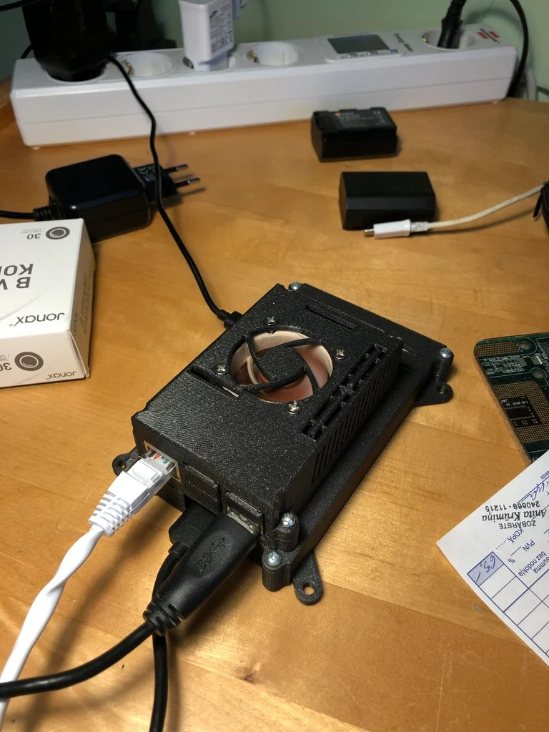 Raspberry Pi 3 - Boîtier avec ventilateur sur le dessus