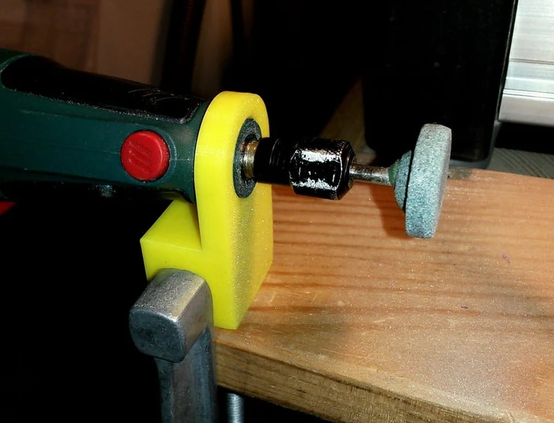 Outil rotatif monté sur table Parkside