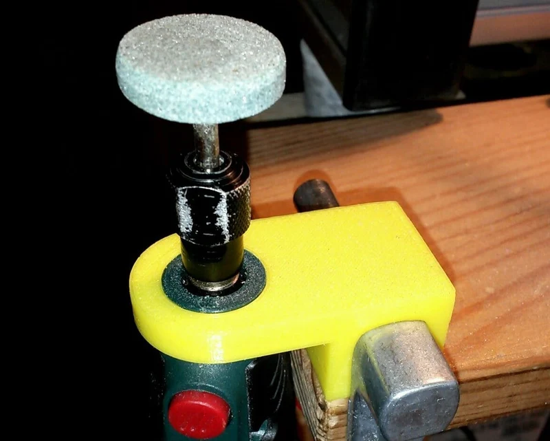 Outil rotatif monté sur table Parkside