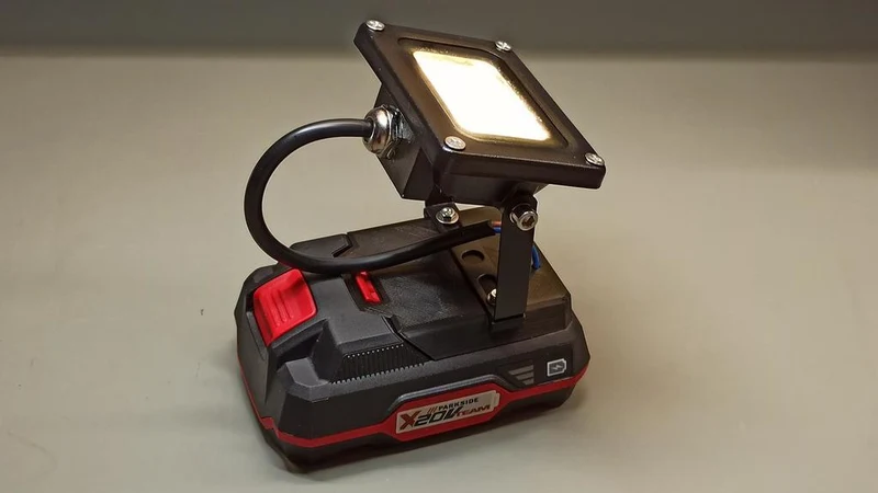 Parkside X20V Team LED 10W Projecteur / Lampe de travail pour camping et atelier