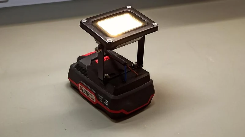 Parkside X20V Team LED 10W Projecteur / Lampe de travail pour camping et atelier