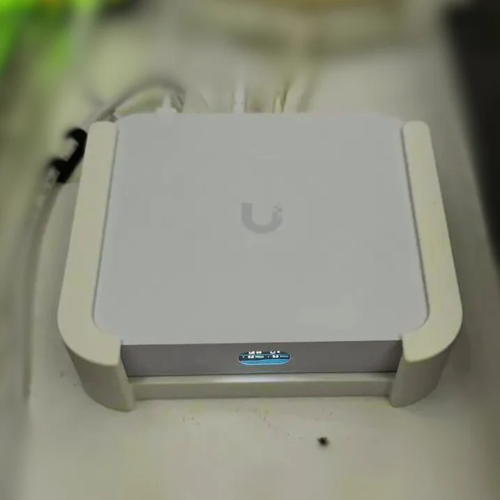 Support mural pour Unifi Cloud Gateway Ultra (UCG-Ultra & UCG-Max)