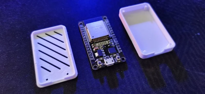 Boîtier ESP32 minimaliste.