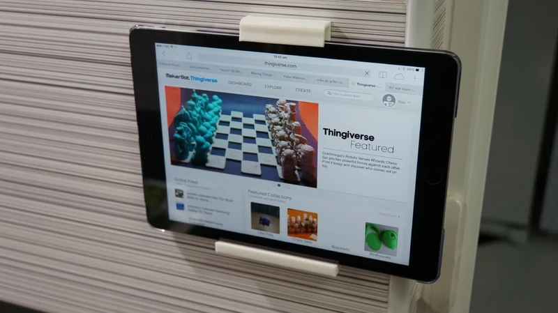 Étagère murale et pince supérieure pour iPad/tablette
