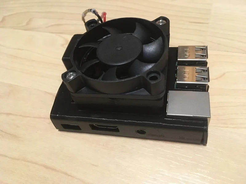 Coffret Raspberry PI 3+ avec ventilateur 40mm
