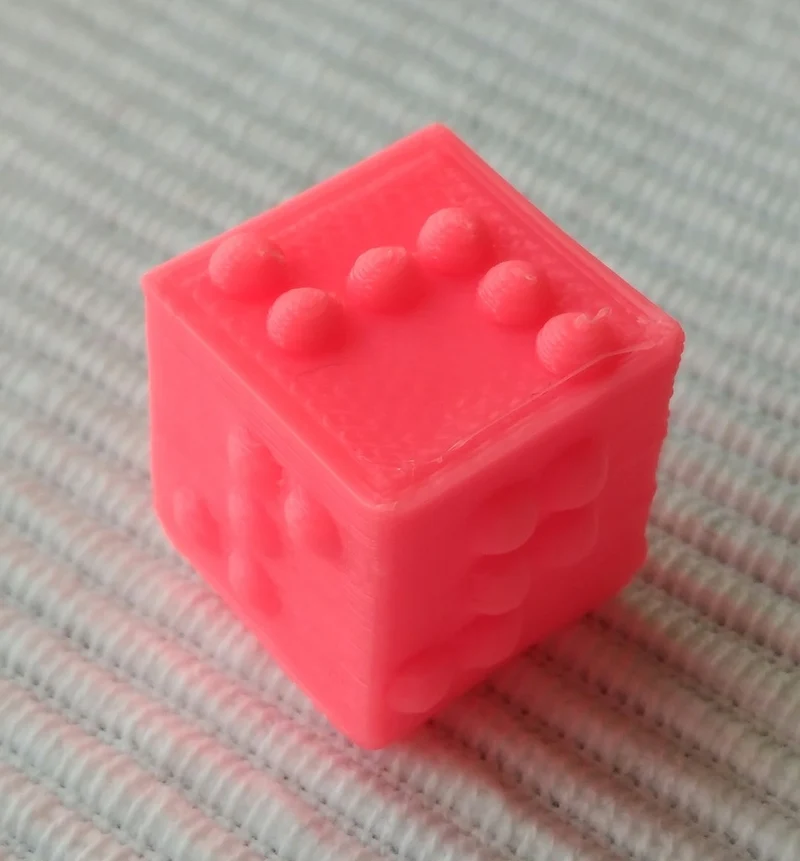 Dés en braille pour les personnes malvoyantes