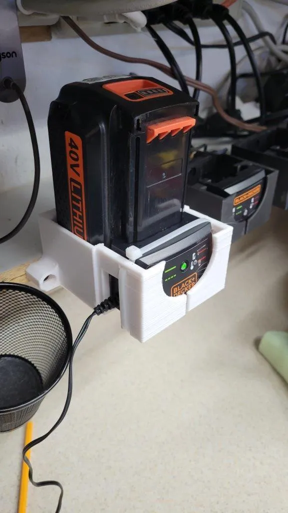 Support mural pour batterie et chargeur Black + Decker 40V