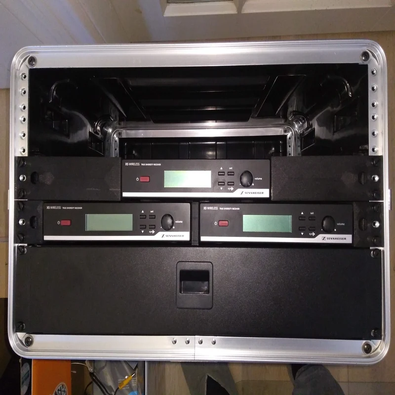 Support de montage en rack pour récepteur Sennheiser EM 10 (XS sans fil) - (6 pièces)