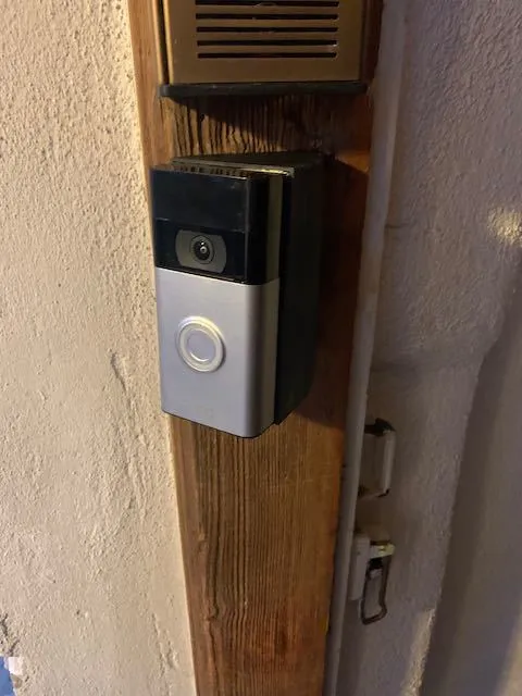 Support de montage Ring Doorbell 2ème génération avec angle de 45° et réglage vers le haut de 5°