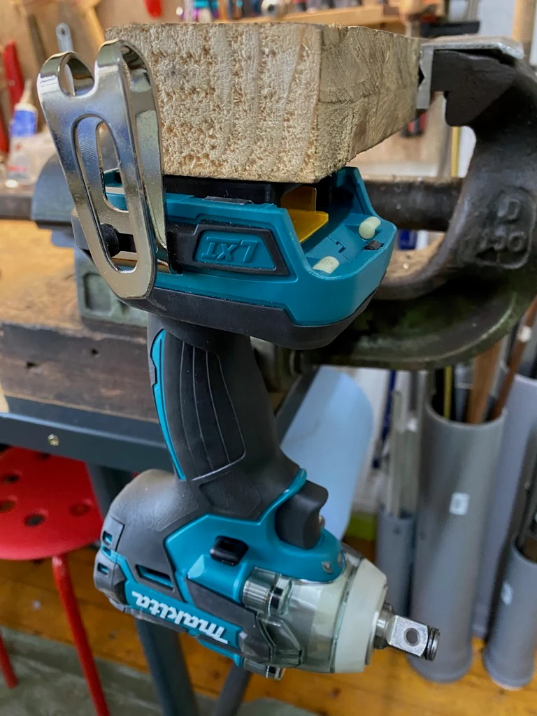 Support mural pour batterie et outils MAKITA 18V