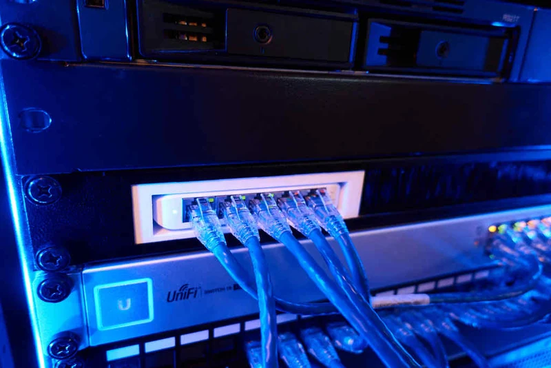 Unifi USW Flex Mini montage en rack 1U