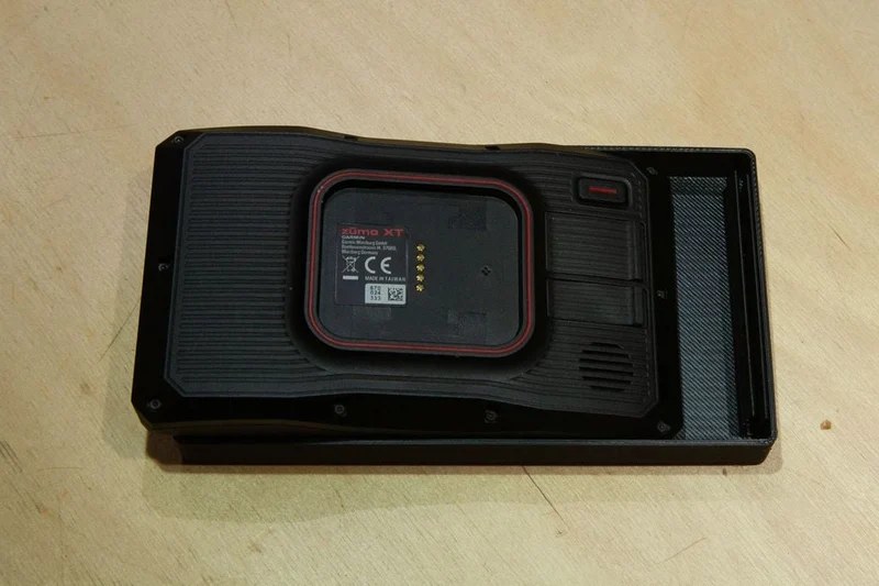 Couverture d'écran Garmin Zumo XT