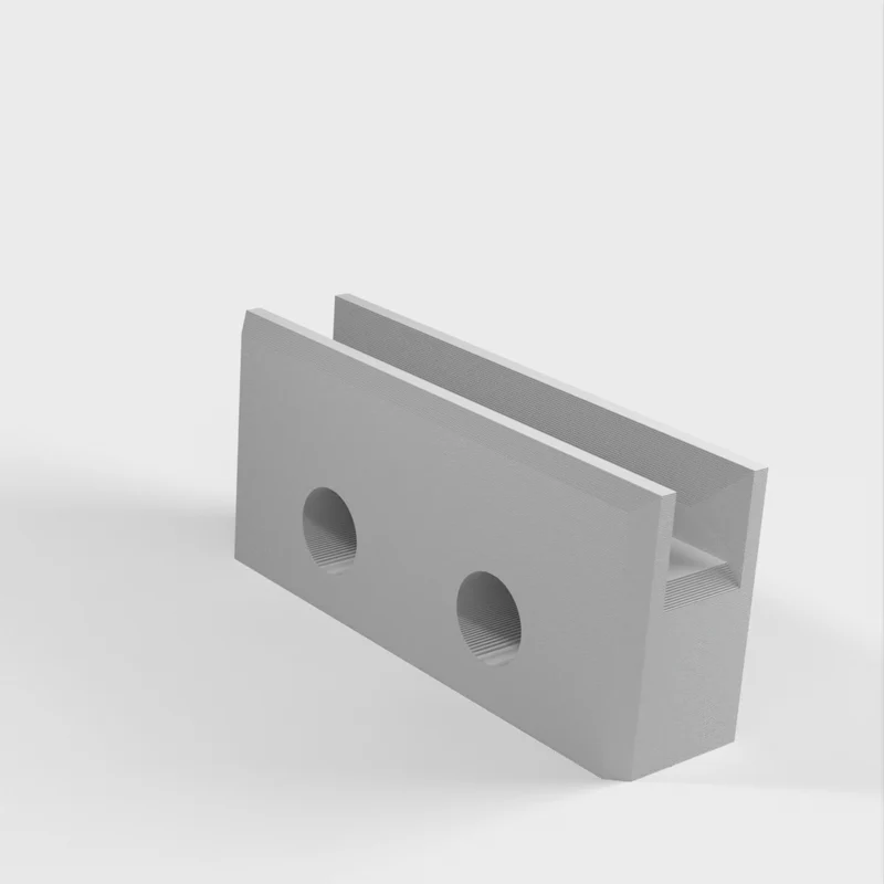 Plateau pour bureau Bekant d'IKEA pour adaptateurs USB-C
