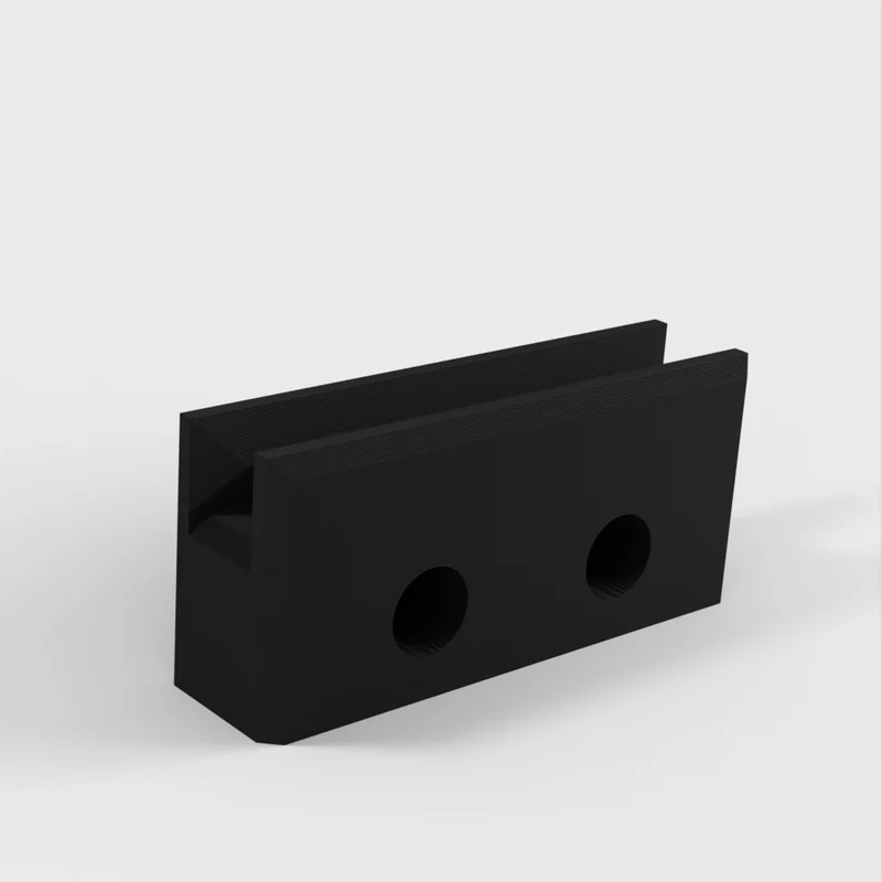 Plateau pour bureau Bekant d'IKEA pour adaptateurs USB-C