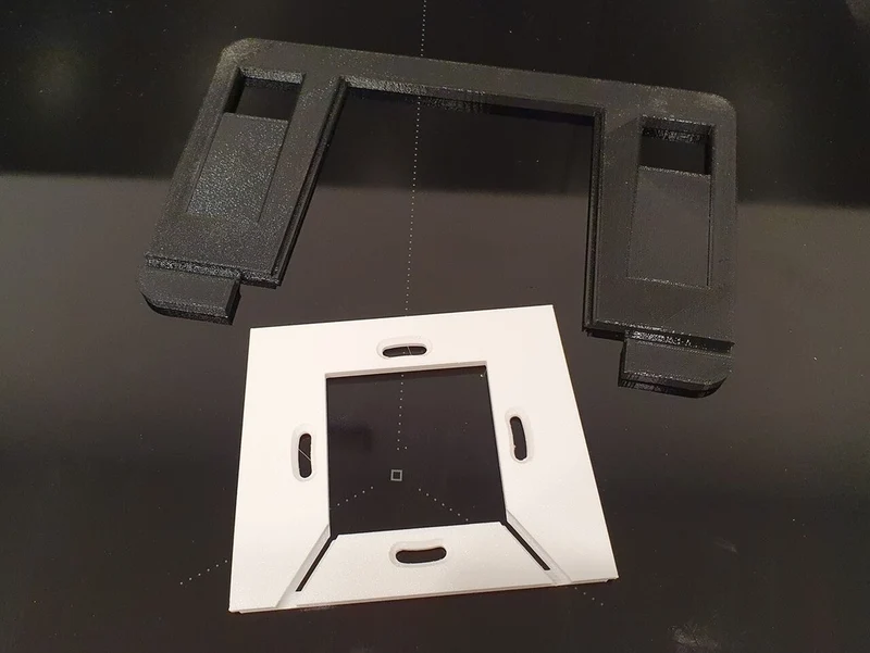 Support mural flottant pour tablette avec support chargeur