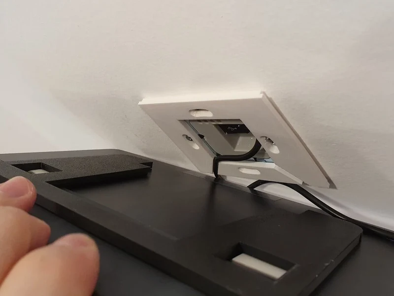 Support mural flottant pour tablette avec support chargeur