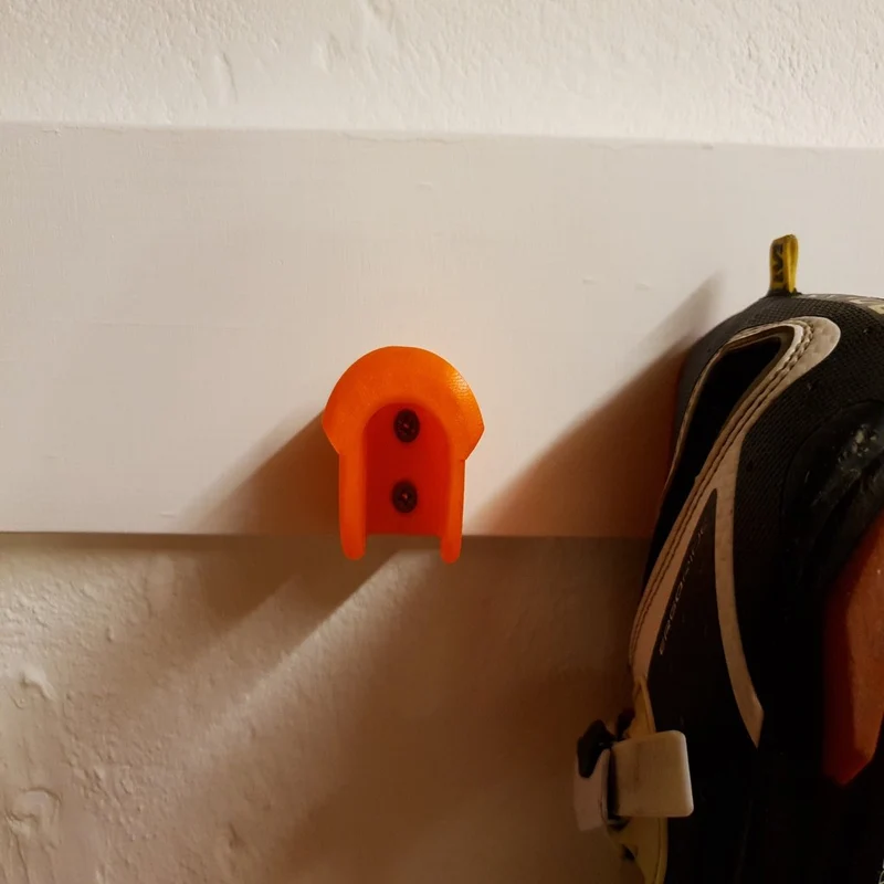 Range-chaussures pour chaussures de vélo à ranger sur latte de bois