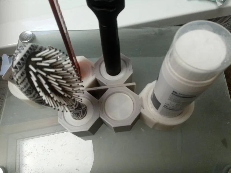 Organisateur de salle de bain pour le rangement des accessoires