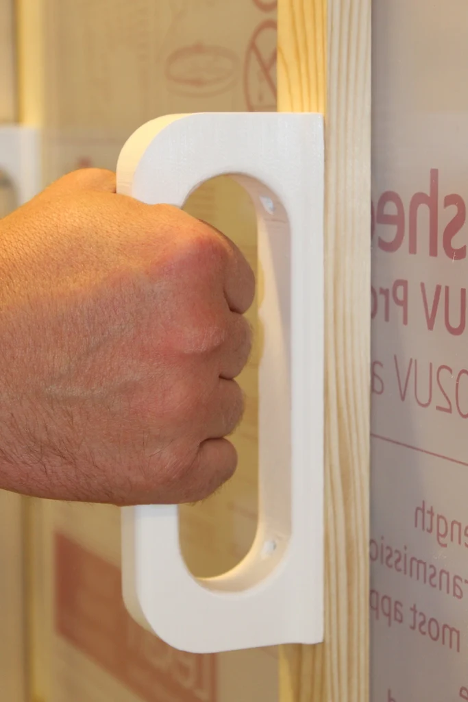 Poignée pour portes coulissantes compatible avec les vis et écrous de 3 mm