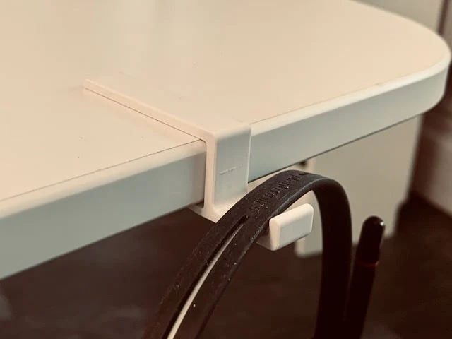 Crochet familier pour bureau IKEA