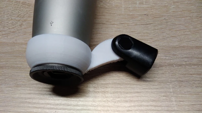 Remplacement du support de microphone Samson C03U