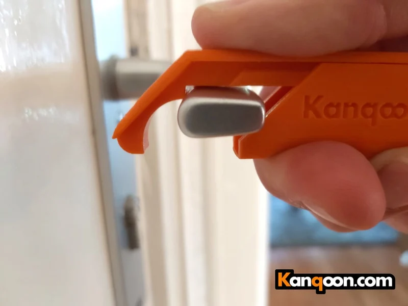 Kanqoon Outil ergonomique anti-touche pour l'ouverture de porte à clé Corona dans une housse