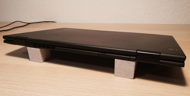 Support universel simple pour ordinateur portable
