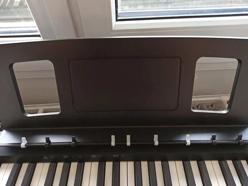 Support de partitions pour piano numérique Roland FP-10 (lot de 6)