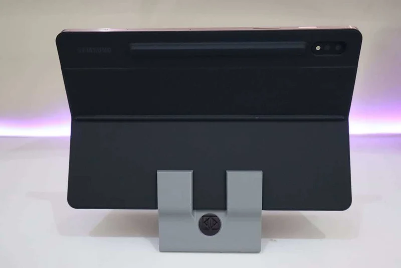 Support de tablette mobile pour Microsoft Surface Pro et Samsung Galaxy Tab S7 avec béquille réglable
