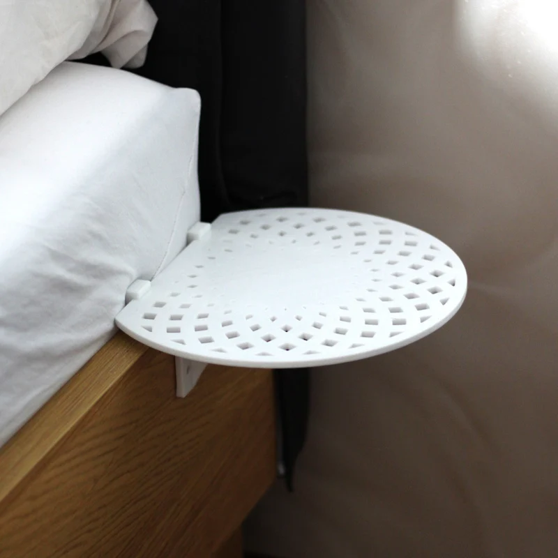 Étagère de lit IKEA avec ferrures réglables
