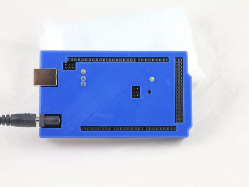 Boîtier ajusté pour Arduino Mega 2560 avec support de carte à vis