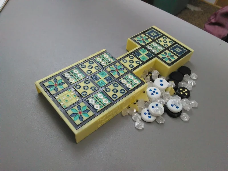 Royal Game of Ur avec table à charnière pour le rangement